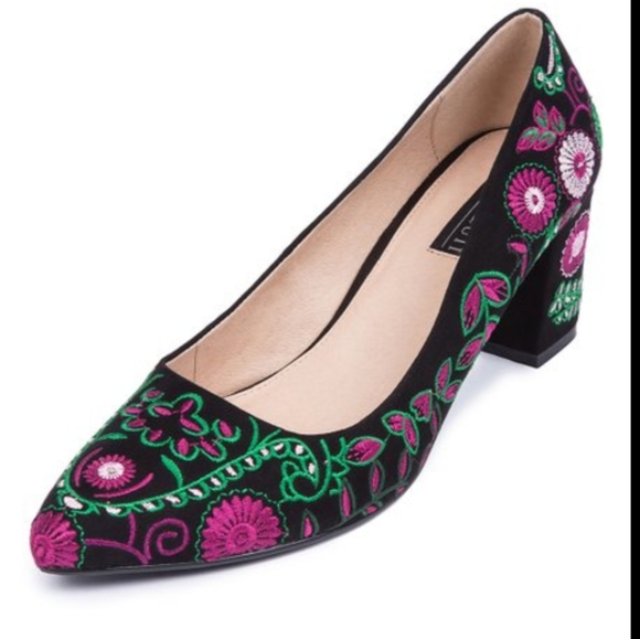 Eloquii Shoes - 🎉HP🎉 NWB ELOQUII "Anna" embroidered block heels
